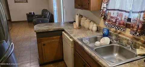 Kitchen - 5174 Highway 98, Mccomb, MS 39648 photo 1 of 3