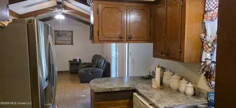 Entry Way - 5174 Highway 98, Mccomb, MS 39648 photo 1 of 3