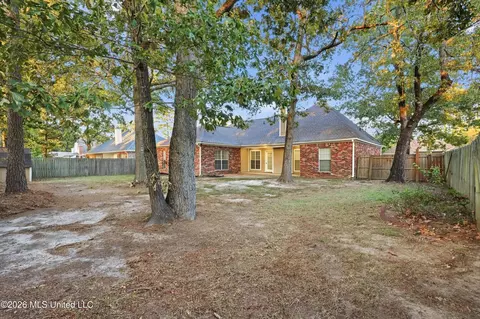 Exterior - 1007 Riverchase N Dr, Brandon, MS 39047 photo 5 of 6