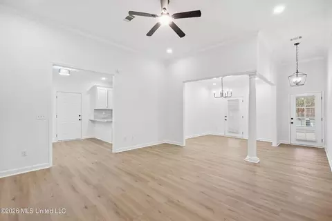 Entry Way - 1007 Riverchase N Dr, Brandon, MS 39047 photo 3 of 5