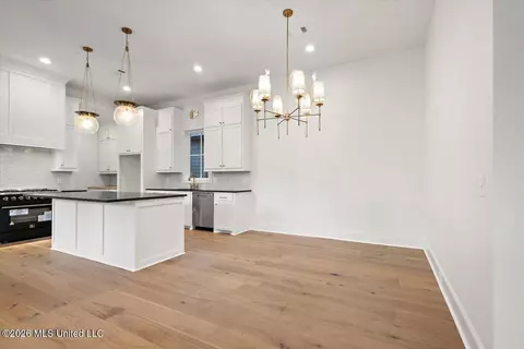Dining - 136 Water St, Madison, MS 39110 photo 1 of 1