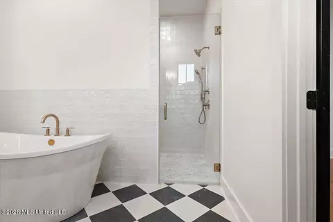Bath - 136 Water St, Madison, MS 39110 photo 4 of 10