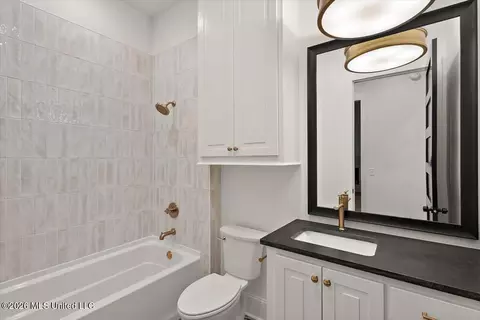 Bath - 136 Water St, Madison, MS 39110 photo 7 of 10