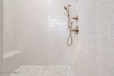 Bath - 136 Water St, Madison, MS 39110 photo 6 of 10