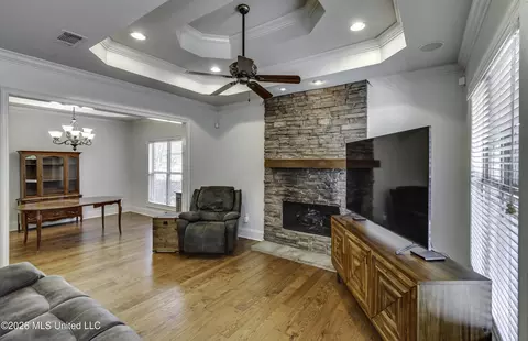Living - 515 Turtle Lane Dr, Brandon, MS 39047 photo 2 of 2