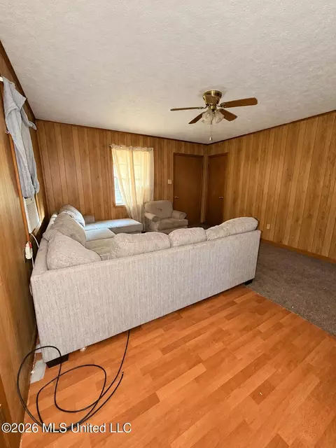 397 Locust St, Hickory Flat, MS 38633 photo 3