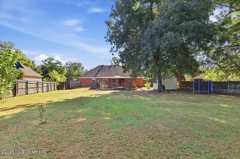 Exterior - 102 Holmar Dr, Brandon, MS 39047 photo 8 of 9