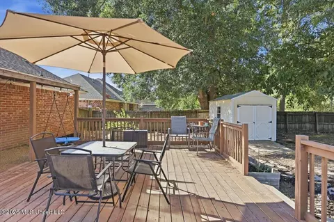 Exterior - 102 Holmar Dr, Brandon, MS 39047 photo 6 of 9