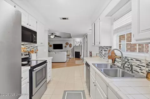 Other - 102 Holmar Dr, Brandon, MS 39047 photo 2 of 12