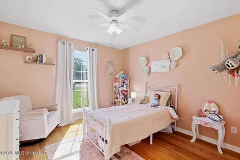 Bedroom - 102 Holmar Dr, Brandon, MS 39047 photo 5 of 5