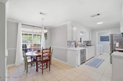 Dining - 102 Holmar Dr, Brandon, MS 39047 photo 1 of 2