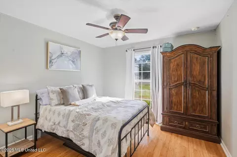 Bedroom - 102 Holmar Dr, Brandon, MS 39047 photo 4 of 5
