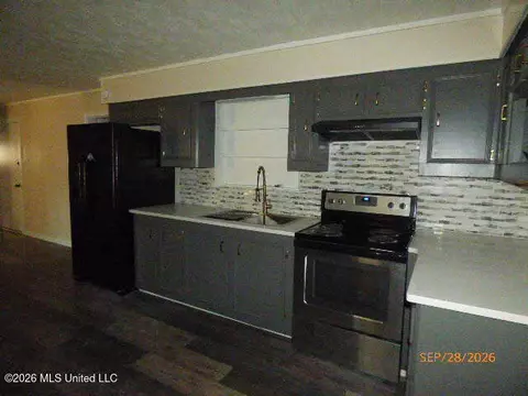 Kitchen - 32 Rose Hill Dr, Natchez, MS 39120 photo 2 of 2