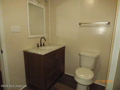 Bath - 32 Rose Hill Dr, Natchez, MS 39120 photo 5 of 6