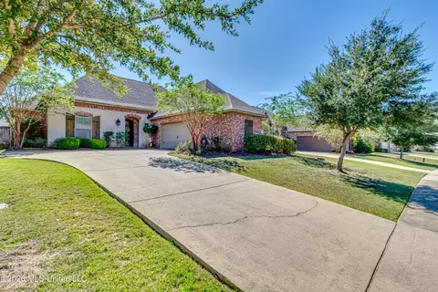 Exterior - 233 Stonebridge Blvd, Brandon, MS 39042 photo 3 of 5
