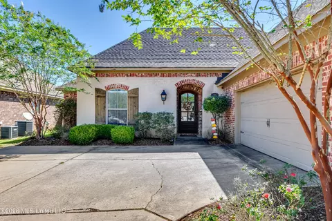 Exterior - 233 Stonebridge Blvd, Brandon, MS 39042 photo 2 of 5