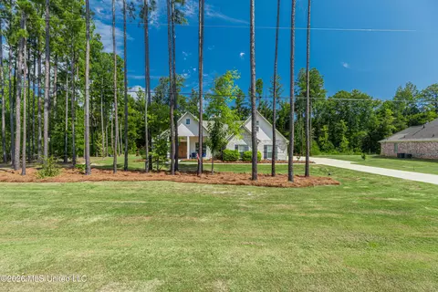 Exterior - 403 Fallen Acorn Cir, Brandon, MS 39047 photo 1 of 12