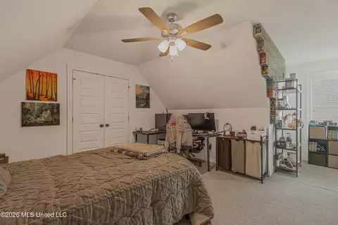 Bedroom - 403 Fallen Acorn Cir, Brandon, MS 39047 photo 8 of 8