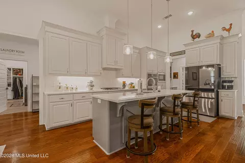 Kitchen - 403 Fallen Acorn Cir, Brandon, MS 39047 photo 1 of 3