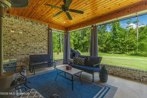 Exterior - 403 Fallen Acorn Cir, Brandon, MS 39047 photo 12 of 12