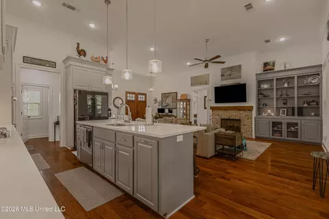 Entry Way - 403 Fallen Acorn Cir, Brandon, MS 39047 photo 3 of 7