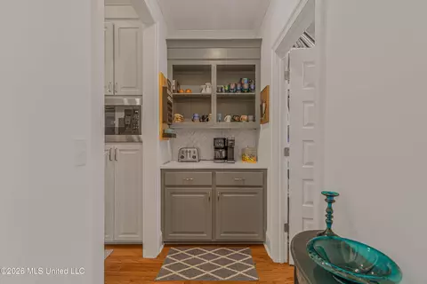 Entry Way - 403 Fallen Acorn Cir, Brandon, MS 39047 photo 4 of 7