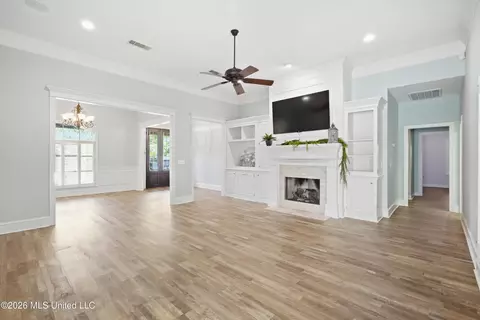 Living - 436 Ridge Cir, Brandon, MS 39047 photo 3 of 7