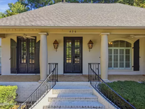 Exterior - 436 Ridge Cir, Brandon, MS 39047 photo 2 of 8