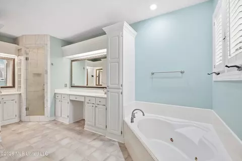 Bath - 436 Ridge Cir, Brandon, MS 39047 photo 3 of 6