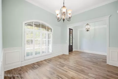 Living - 436 Ridge Cir, Brandon, MS 39047 photo 6 of 7
