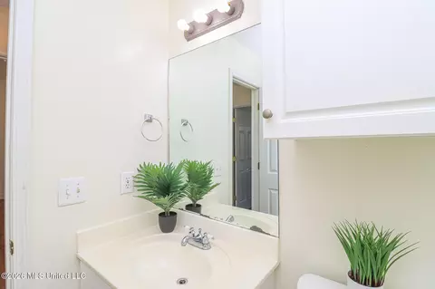 Bath - 632 Post Oak Pl, Pearl, MS 39208 photo 4 of 5