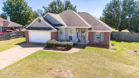 Exterior - 632 Post Oak Pl, Pearl, MS 39208 photo 2 of 7