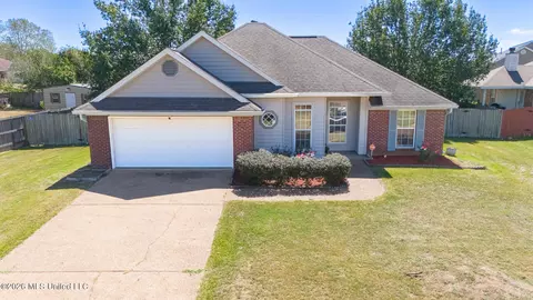 Exterior - 632 Post Oak Pl, Pearl, MS 39208 photo 1 of 7