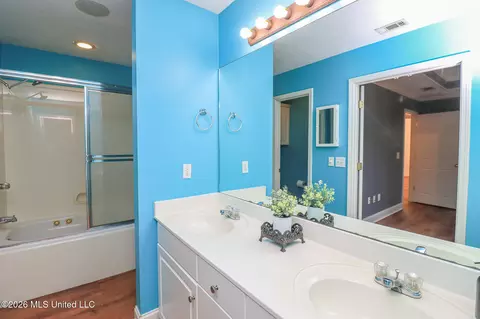 Bath - 632 Post Oak Pl, Pearl, MS 39208 photo 2 of 5