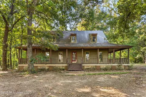 465 Liles Rd, Holly Springs, MS 38635
