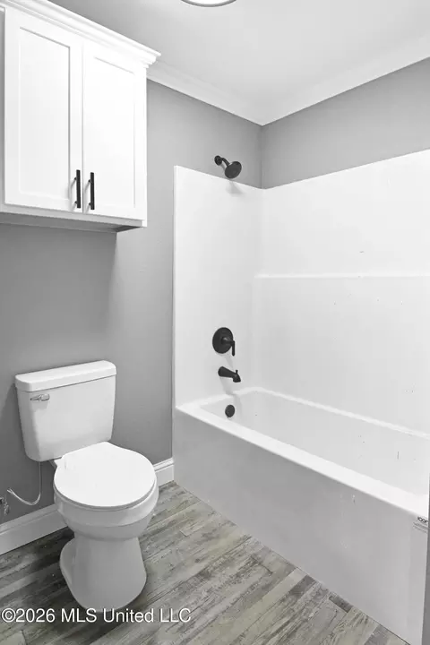 Bath - 3505 E Ryland Rd, Moss Point, MS 39562 photo 1 of 2