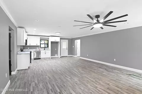 Living - 3505 E Ryland Rd, Moss Point, MS 39562 photo 1 of 2