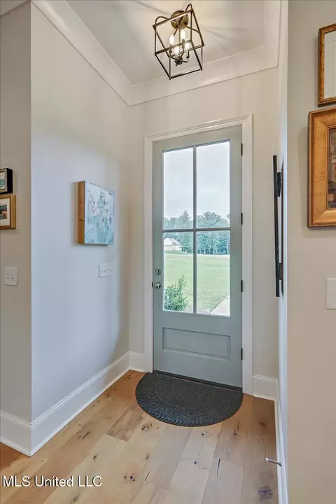Entry Way - 212 Lost Oak Ln, Brandon, MS 39047 photo 1 of 2