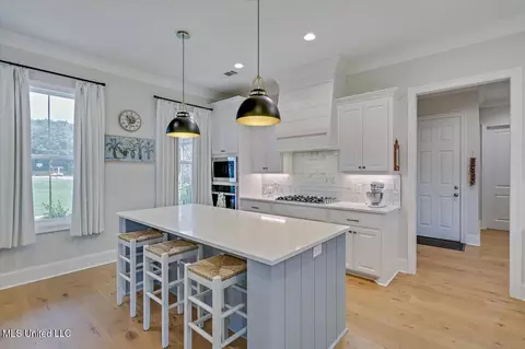 Kitchen - 212 Lost Oak Ln, Brandon, MS 39047 photo 1 of 5