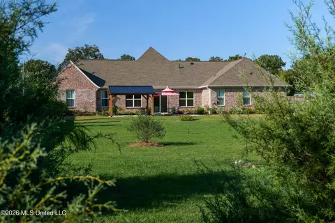 Exterior - 212 Lost Oak Ln, Brandon, MS 39047 photo 12 of 22
