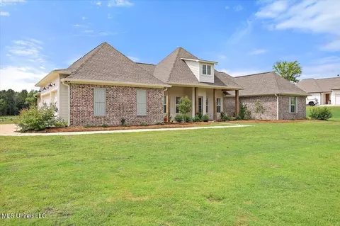 Exterior - 212 Lost Oak Ln, Brandon, MS 39047 photo 8 of 22