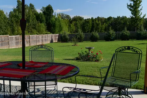 Exterior - 212 Lost Oak Ln, Brandon, MS 39047 photo 17 of 22