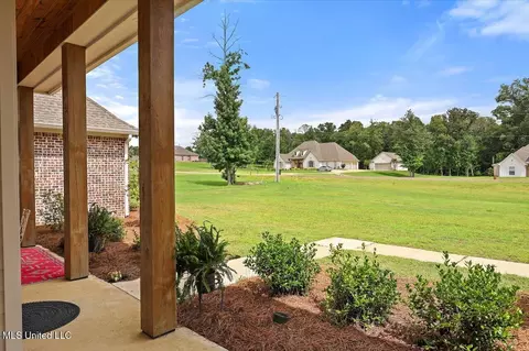 Exterior - 212 Lost Oak Ln, Brandon, MS 39047 photo 4 of 22