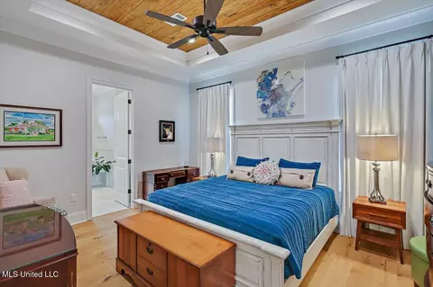 Bedroom - 212 Lost Oak Ln, Brandon, MS 39047 photo 1 of 5