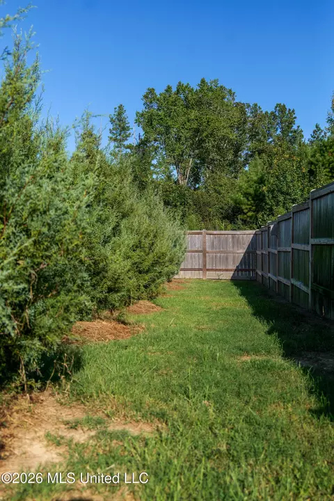 Exterior - 212 Lost Oak Ln, Brandon, MS 39047 photo 20 of 22