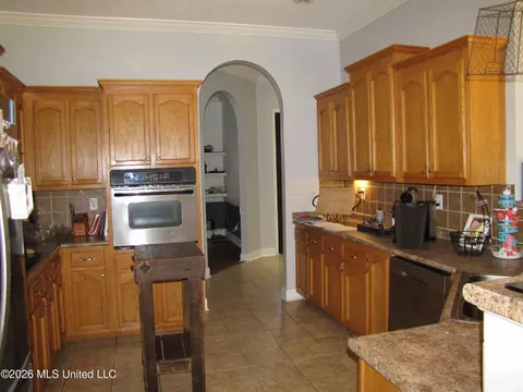 Kitchen - 624 Moore Loop, Byhalia, MS 38611 photo 3 of 3