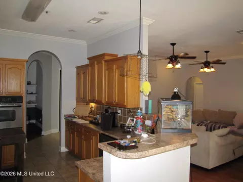 Kitchen - 624 Moore Loop, Byhalia, MS 38611 photo 1 of 3