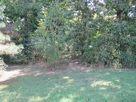 Exterior - 624 Moore Loop, Byhalia, MS 38611 photo 2 of 3