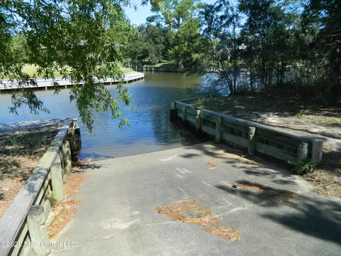 1346 Poki Pl, Diamondhead, MS 39525 photo 9