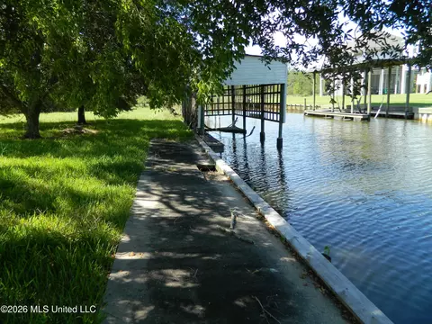 1346 Poki Pl, Diamondhead, MS 39525 photo 12
